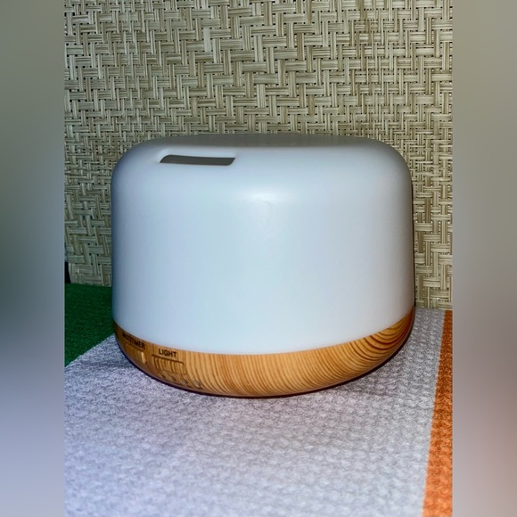 Electronic Ultrasonic Light Changing Oil Diffuser Humidifier 300 ML - Picture 9 of 16